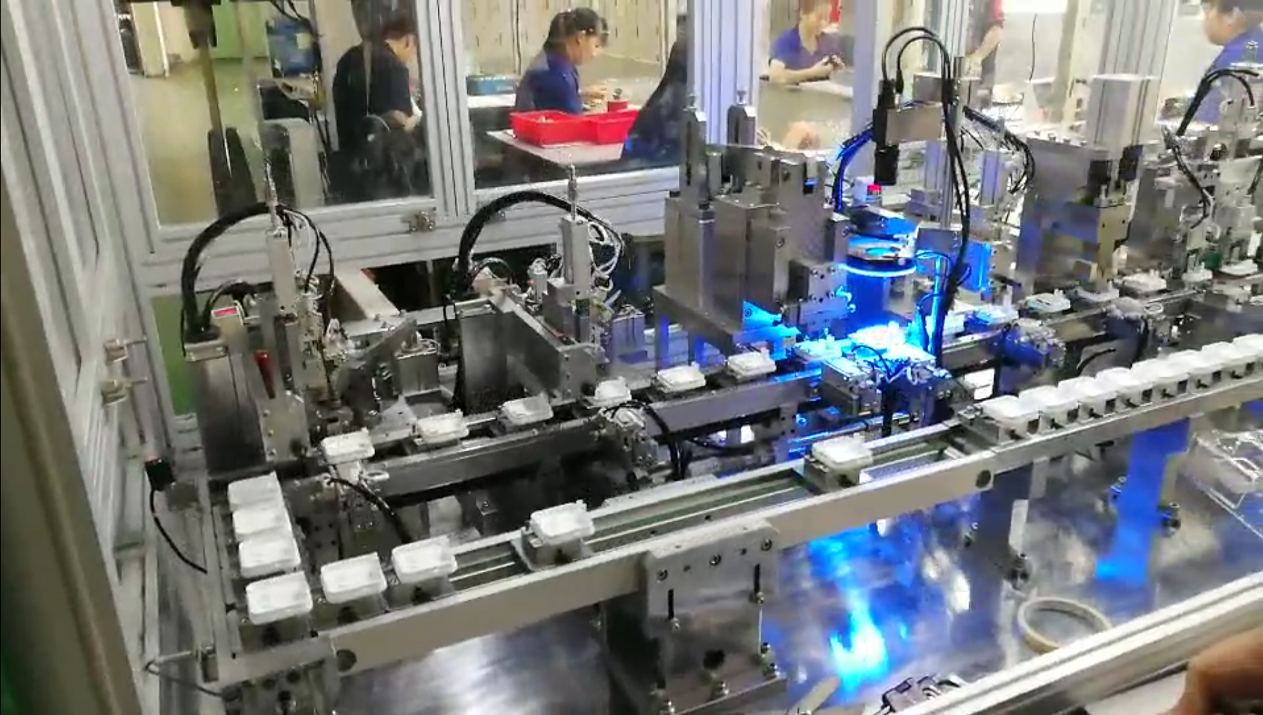 插座面板组装机